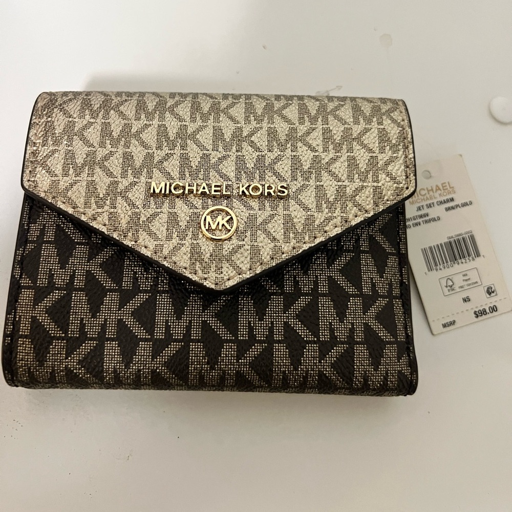 Michael Kors wallet (brand new)